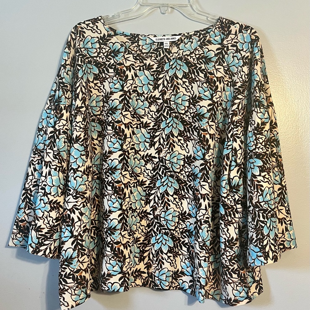 NWOT Gorgeous Floral Blouse
